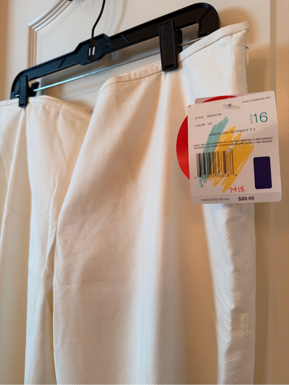 Liz Claiborne Cream Textured Skort